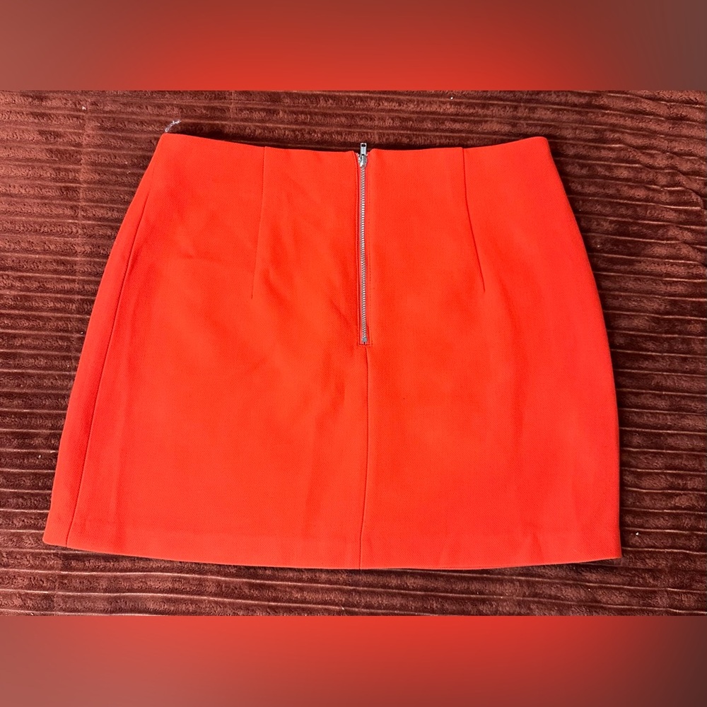 H&M woman’s size 12 red mini skirt zip flattering